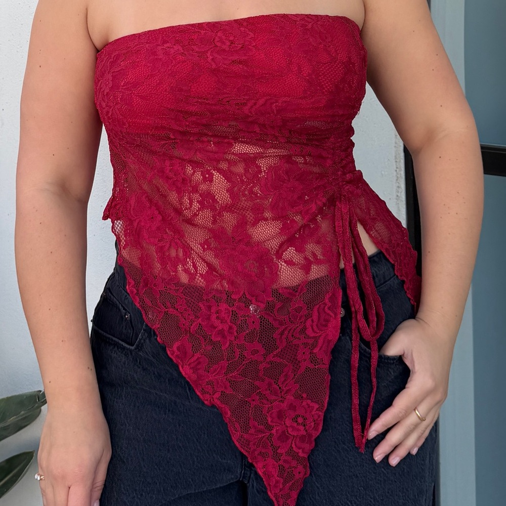 Chic Red Lace Strapless Top
